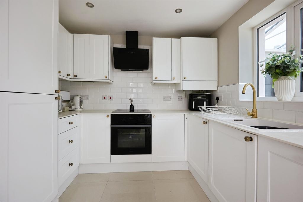 House in Salisbury, Amesbury - View 2