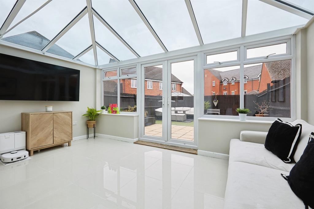 House in Salisbury, Amesbury - More