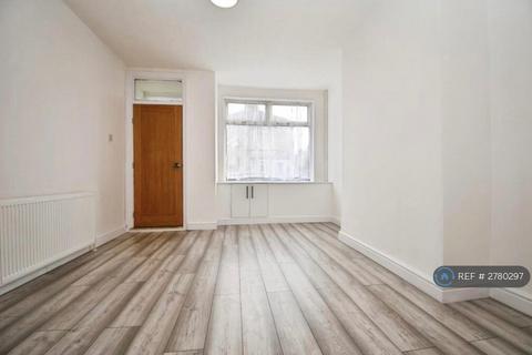 2 bedroom terraced house to rent, Hampshire Street, Hull, HU4
