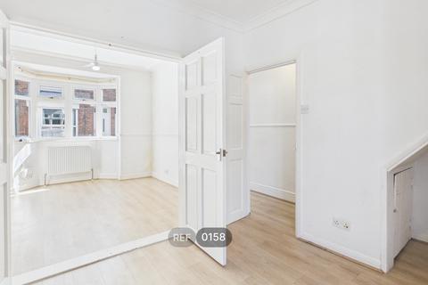 2 bedroom terraced house to rent, Charlton Villas, Estcourt Street, HU9 2SW