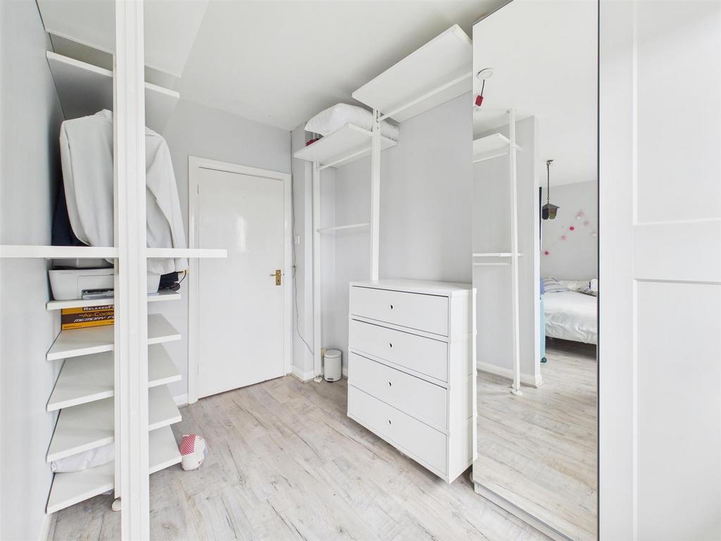 Walk-in wardrobe