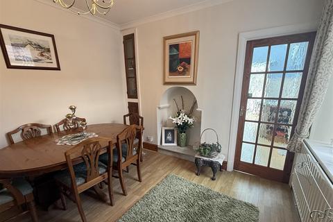 3 bedroom semi-detached house for sale, Heol Bryngwili, Cross Hands, Llanelli
