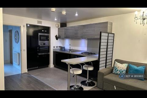 2 bedroom end of terrace house to rent, Elmfoot Grove, Glasgow, G5
