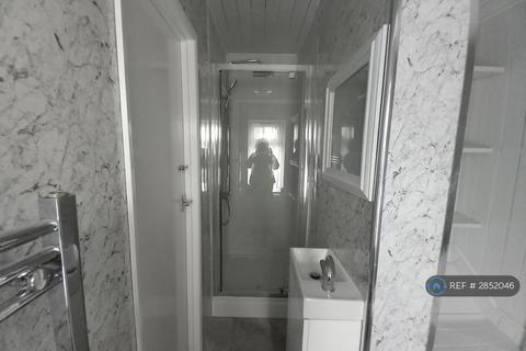 1 bedroom in a house share to rent, Lodge Ave, Dagenham, RM8