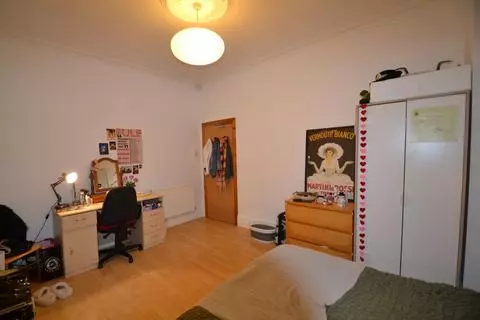 1 bedroom in a house share to rent – pohled 3