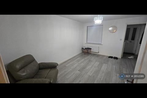 3 bedroom semi-detached house to rent, Dunshaw Road, Coventry, CV6