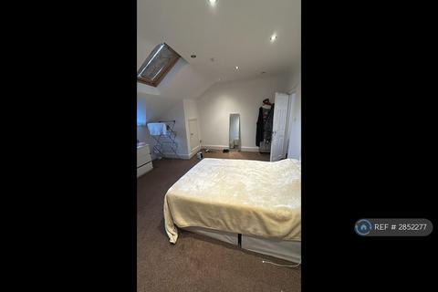 1 bedroom in a flat share to rent, Tooting London, London, SW17