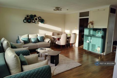 3 bedroom end of terrace house to rent, Rose Court, Pinner, HA5