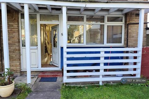 3 bedroom end of terrace house to rent, Rose Court, Pinner, HA5