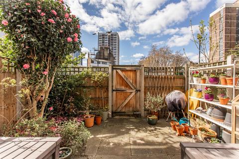 2 bedroom maisonette for sale, St. John's Estate, Shoreditch, N1