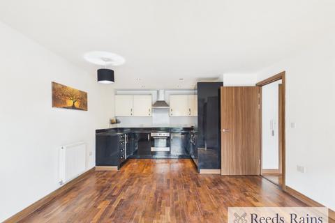 2 bedroom apartment to rent, Millfield Close, Hornchurch RM11