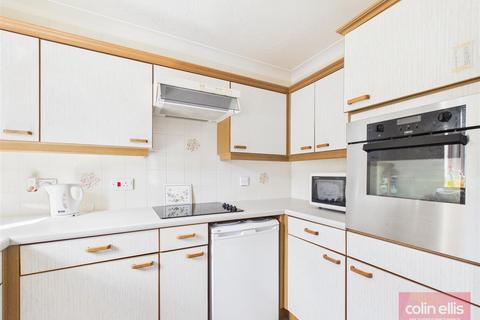2 bedroom flat for sale, Filey Road, Scarborough