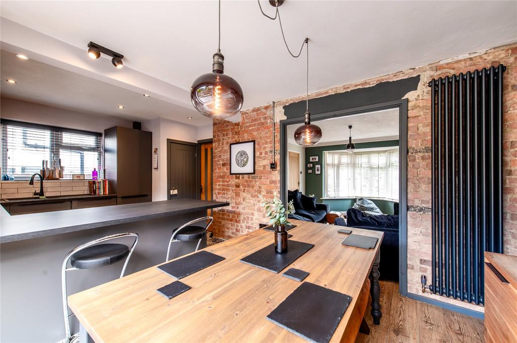 Bracondale Avenue, Istead Rise... 3 bed semi-detached house for sale ...
