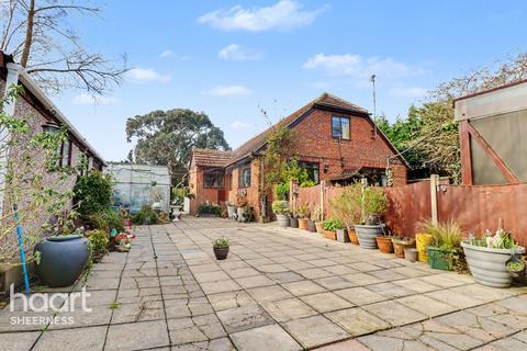 3 bedroom detached house for sale, Bell Farm Lane, Minster