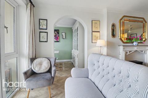 2 bedroom flat for sale, Hamlet Court Road, WESTCLIFF-ON-SEA