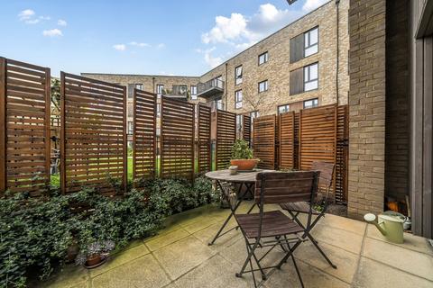 2 bedroom end of terrace house for sale, Fisher Close, Canada Water, London, SE16