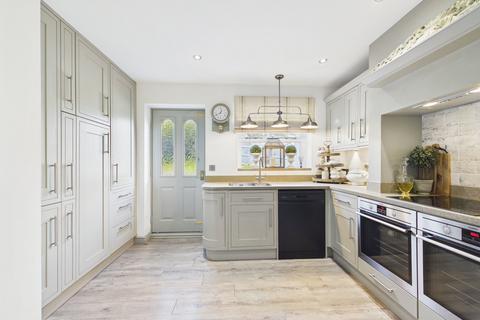 4 bedroom semi-detached house for sale, Glendale Gardens, Telford TF4