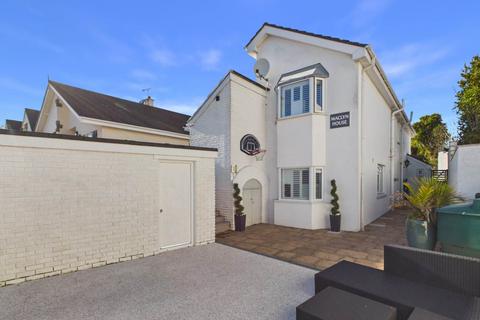4 bedroom detached house for sale, La Rue De L`Eglise, St Peter