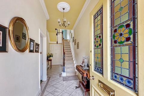4 bedroom terraced house for sale, Albert Road, Hale