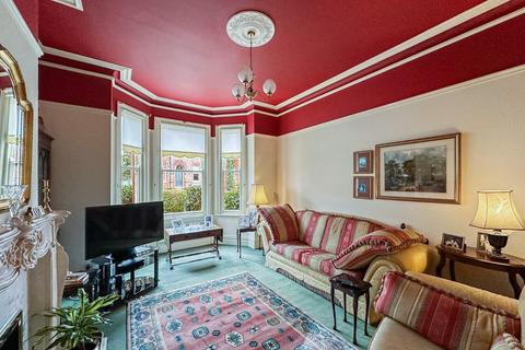 4 bedroom terraced house for sale, Albert Road, Hale