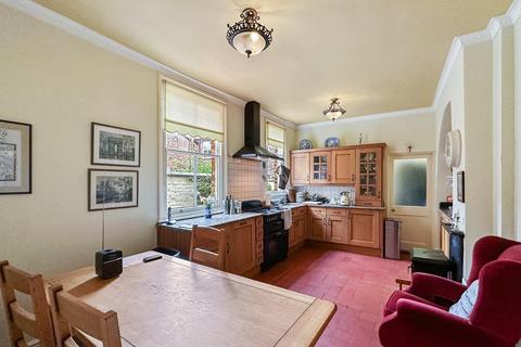 4 bedroom terraced house for sale, Albert Road, Hale