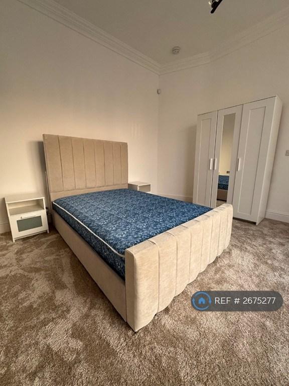 House in Sheffield, Pitsmoor, South Yorkshire - More