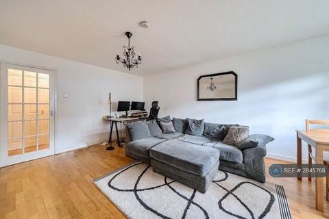 2 bedroom flat to rent, Offers Court, Kingston Upon Thames, KT1