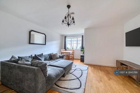 2 bedroom flat to rent, Offers Court, Kingston Upon Thames, KT1