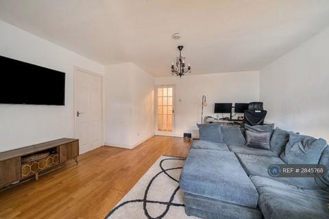 2 bedroom flat to rent, Offers Court, Kingston Upon Thames, KT1