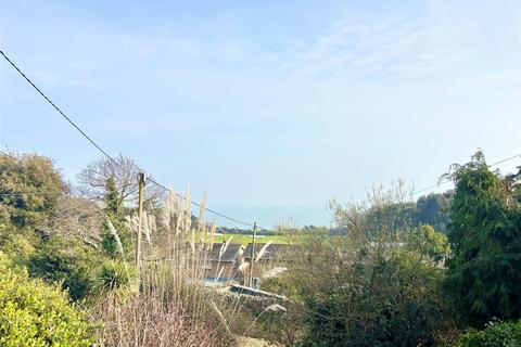 2 bedroom detached house to rent, Undercliff Drive, Ventnor