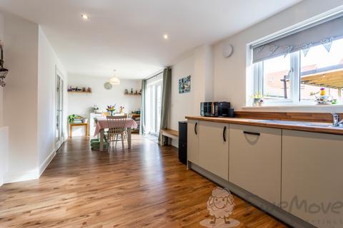 4 bedroom detached house for sale, Saffron Avenue, Wymondham, Norfolk, NR18