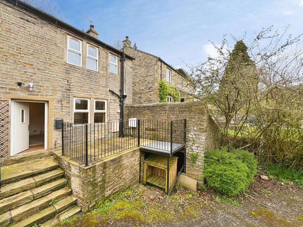 2 bedroom semi-detached house for sale