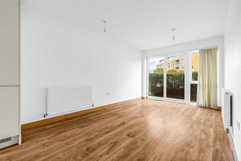 1 bedroom apartment for sale, Smeaton Court, Hertford SG13