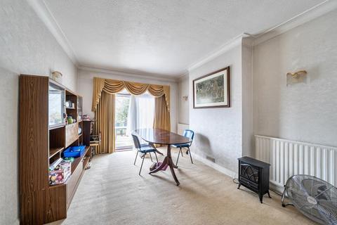 4 bedroom semi-detached house for sale, Wentworth Avenue,  Finchley,  N3