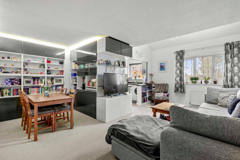 3 bedroom property for sale, Milton Gardens, Princes Risborough HP27