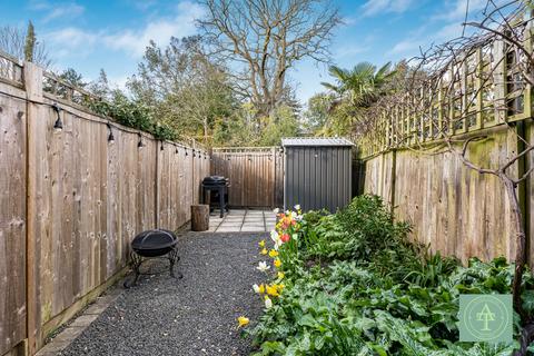 Barber Close, Winchmore Hill, London, N21