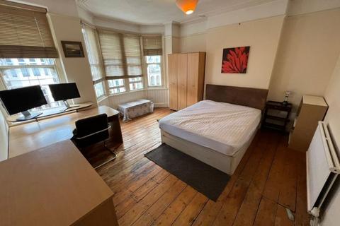 5 bedroom terraced house for sale, Heathfield Road, Cardiff, CF14