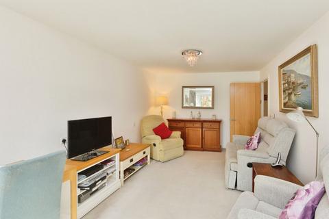 2 bedroom flat for sale, St. Giles Mews, Stony Stratford, Milton Keynes, Buckinghamshire, MK11