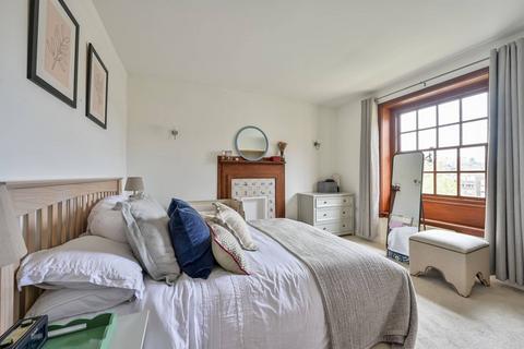 2 bedroom flat for sale, Scott Avenue, West Hill, London, SW15