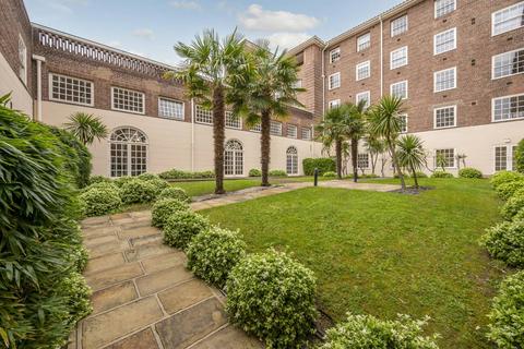 2 bedroom flat for sale, Scott Avenue, West Hill, London, SW15