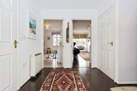 2 bedroom flat for sale, Pearl Close, Cambridge, Cambridgeshire, CB4