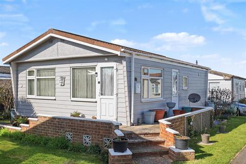 2 bedroom park home for sale, Main Road, Tower Park, Hockley SS5