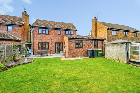 4 bedroom detached house for sale, Squirrel Chase, Hemel Hempstead