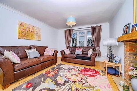 4 bedroom detached house for sale, Squirrel Chase, Hemel Hempstead