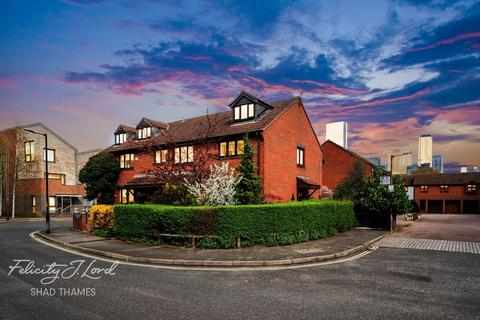Hamilton Close, SE16