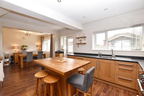 4 bedroom semi-detached house for sale, Yarwood Close, Heywood, Greater Manchester, OL10