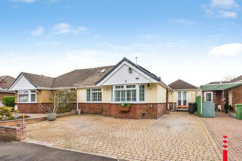 Semi-detached bungalow - Riverdale Close, Swindon