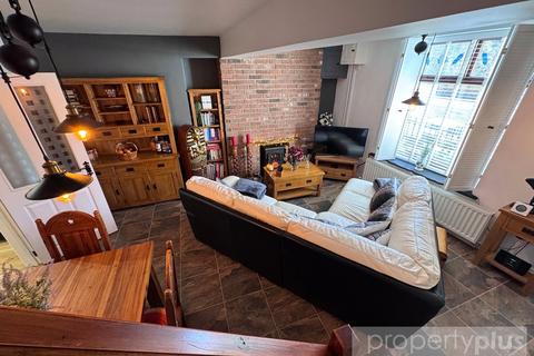 3 bedroom end of terrace house for sale, Ystrad Road, Pentre, Rhondda Cynon Taff, CF41