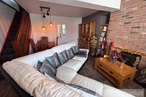 3 bedroom end of terrace house for sale, Ystrad Road, Pentre, Rhondda Cynon Taff, CF41
