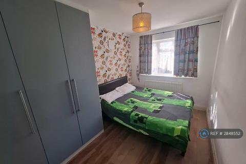 1 bedroom in a house share to rent, Candover Close, West Drayton, UB7